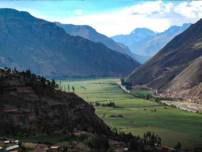 SACRED VALLEY TOUR AND TRAIN TO AGUAS CALIENTES TOWN