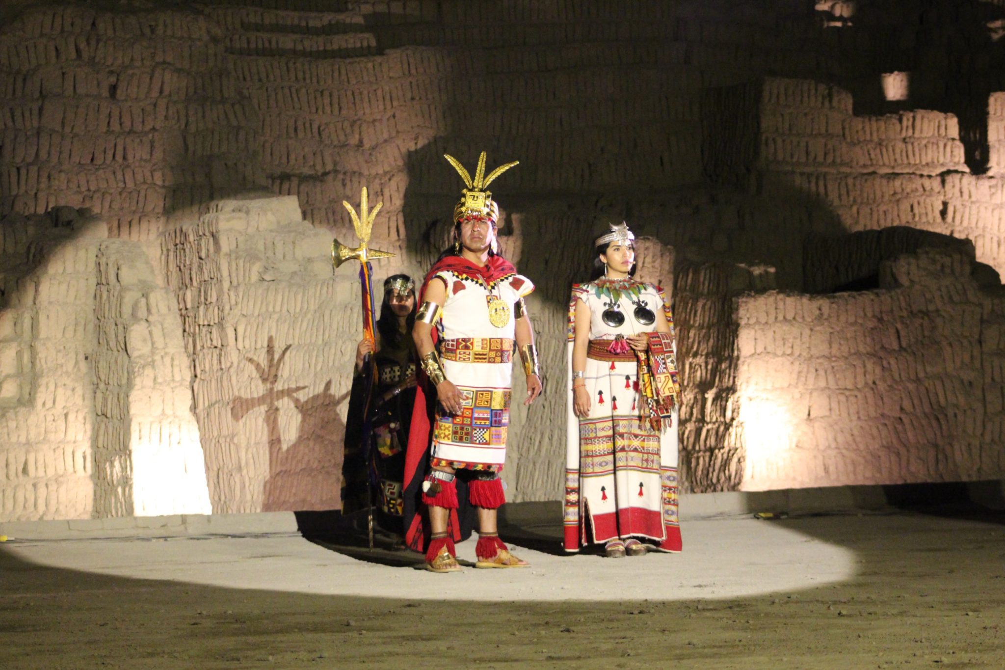 The festivals of Cusco and the Inti Raymi were presented in a ceremony held at the Huaca Pucllana in the city of Lima