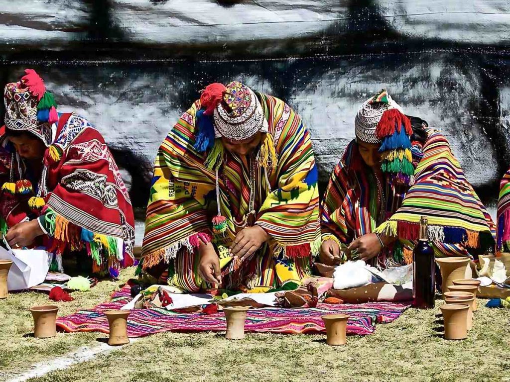 ceremonia para rendir homenaje a la Pachamama