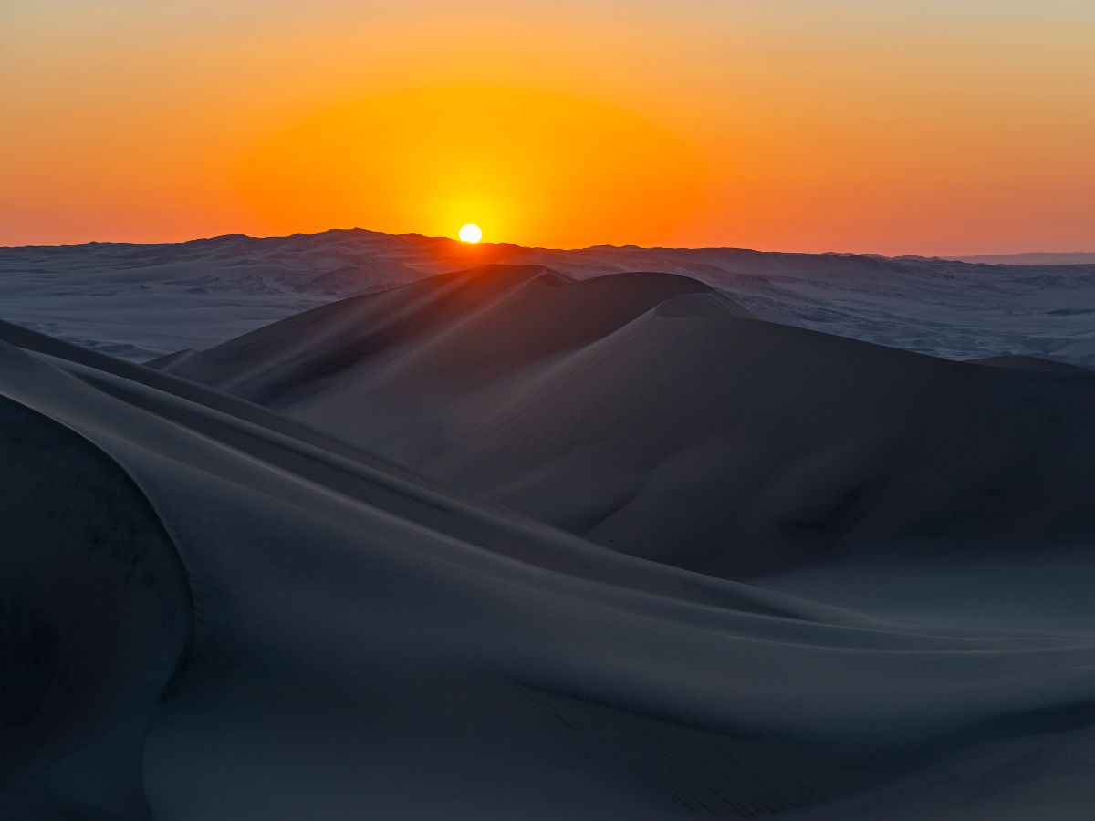 the desert at the Huacachina oasis