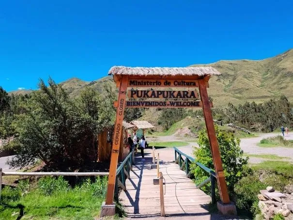 ingreso a las ruinas incas de pukapukara