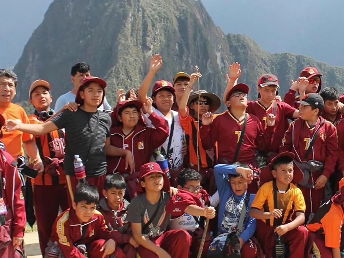 graduation trip image in machupicchu