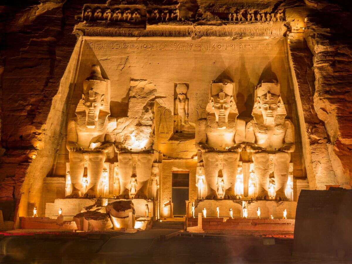 vista de las esculturas de abu simbel
