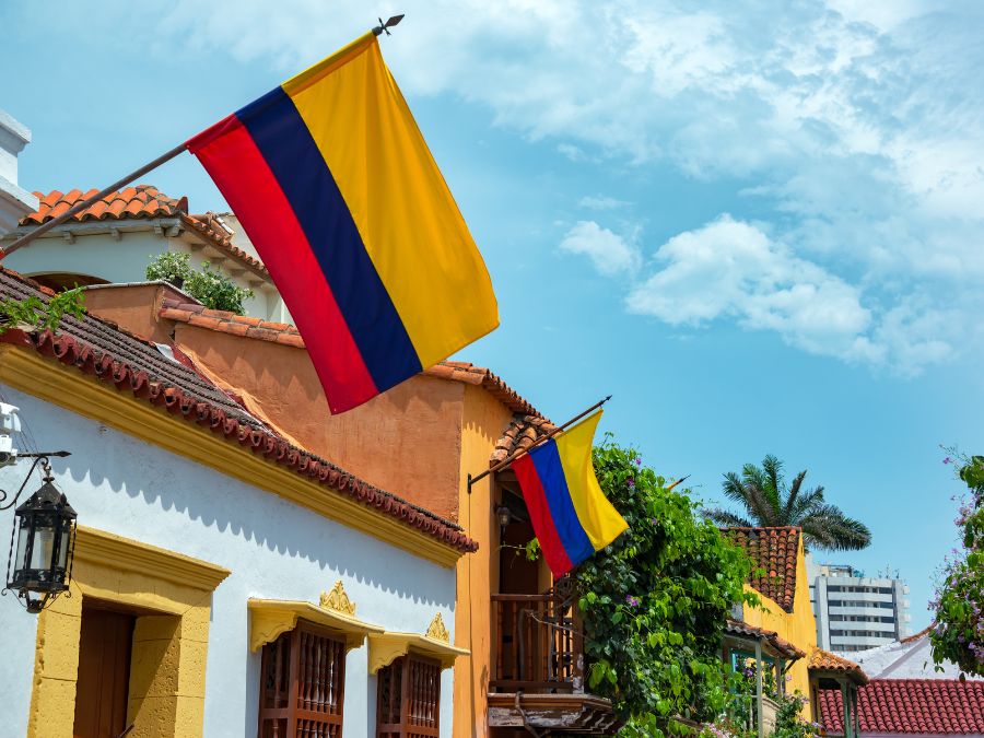 danzas y trajes tipicos en cartagena - colombia