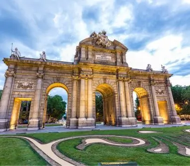 puerta del alcala paris