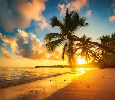 vista de las playas de republica dominicana al atardecer