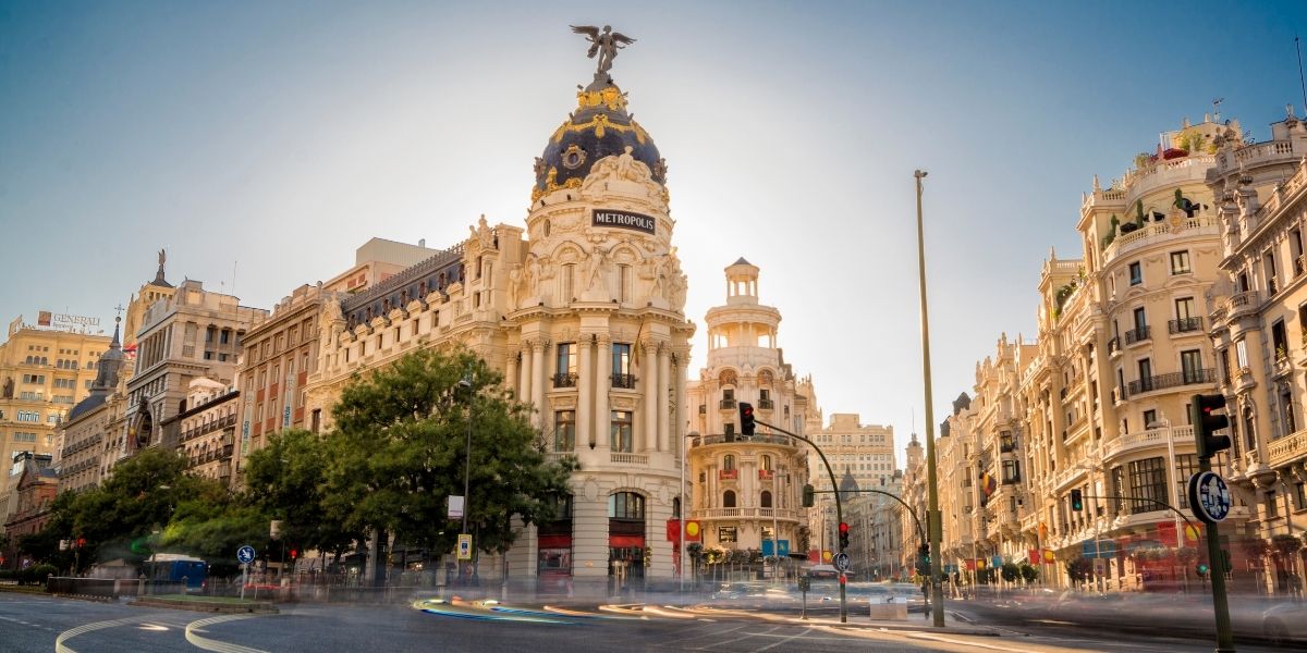 Calles y edificios en madrid españa