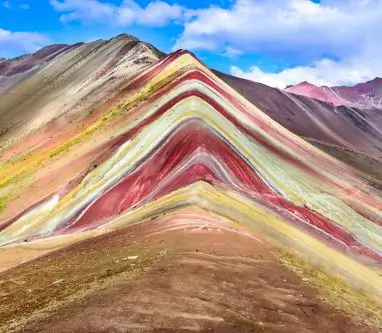 vista de la montaña de colores