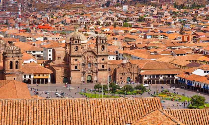 DAY 11: CITY TOUR CUSCO + 4 NEARBY RUINS 