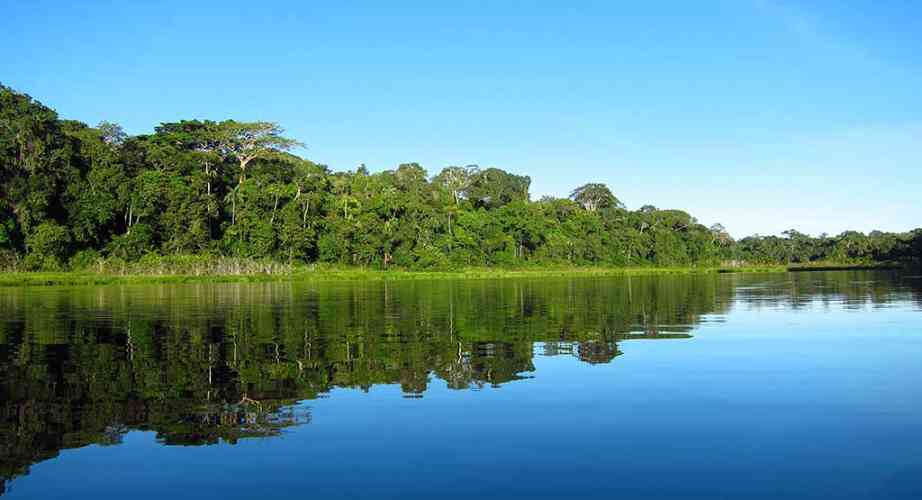 PUERTO MALDONADO: APU VICTOR LAKE.