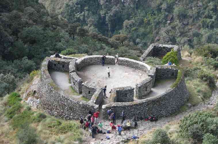 DÍA 5: TREKKING “DESDE WAYLLABAMBA HASTA PACAYMAYU / RUNKURAQAY”