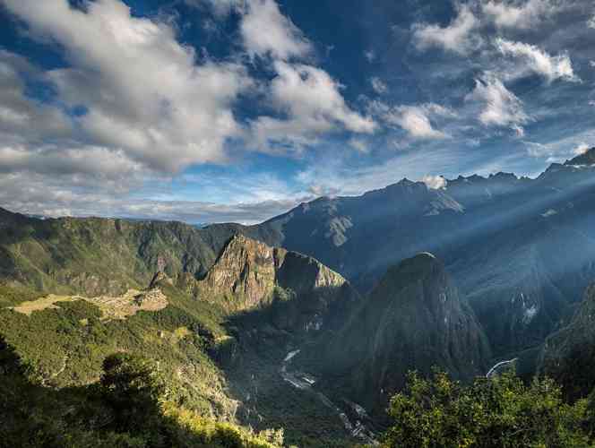 DÍA 7: TREKKING “WIÑAYHUAYNA - TOUR GUIADO DE INTI PUNKU Y MACHUPICCHU”