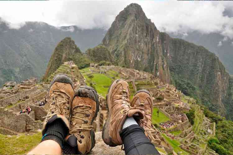 DÍA 12: TREKKING “WIÑAYHUAYNA - TOUR GUIADO DE INTI PUNKU Y MACHUPICCHU”