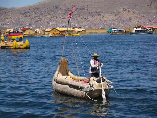 DIA 5: PUNO: FULL DAY LAGO TITICACA (ISLAS UROS & TAQUILLE)