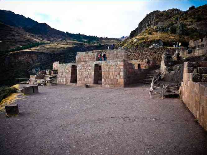 SACRED VALLEY TOUR AND TRAIN TO AGUAS CALIENTES TOWN