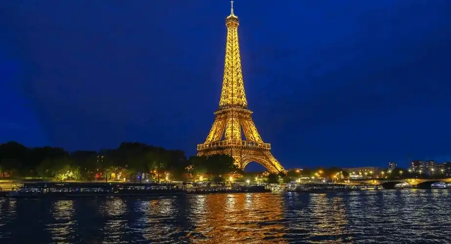 Crucero por el Río Sena - París