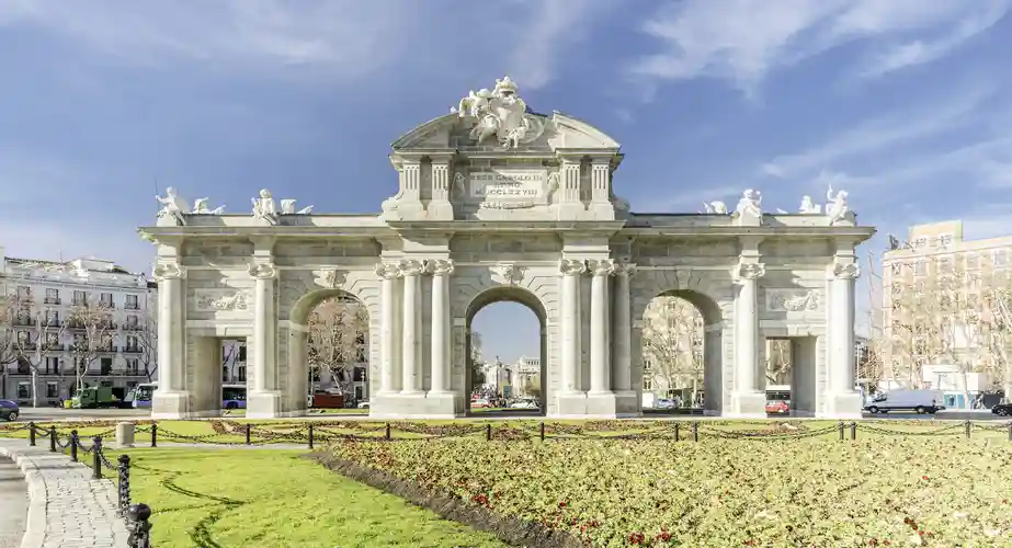 Puerta de Alcalá - Madrid