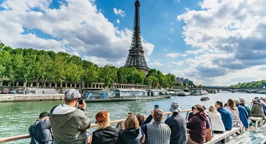 Crucero por el Río Sena - París