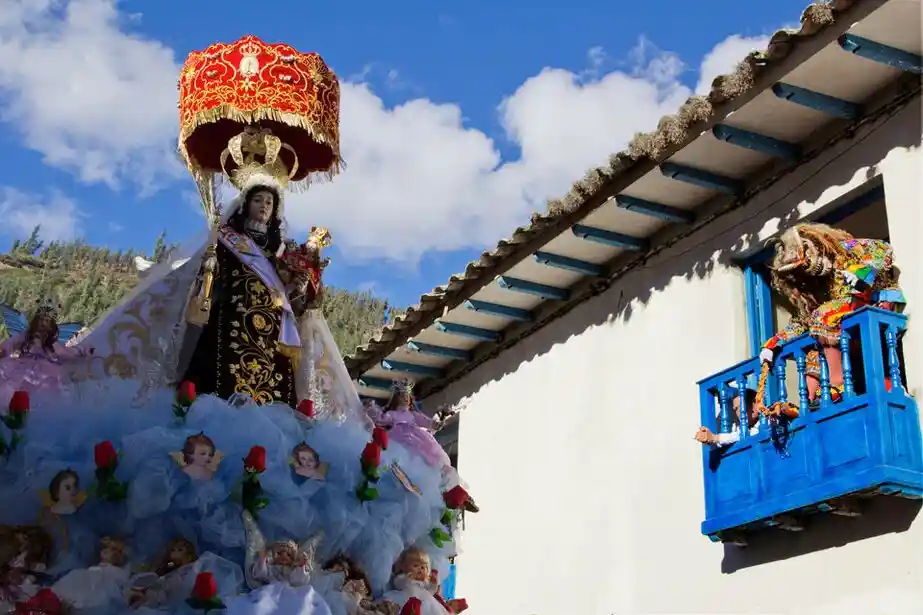Fiesta de la Virgen del Carmen en Paucartambo - Cusco