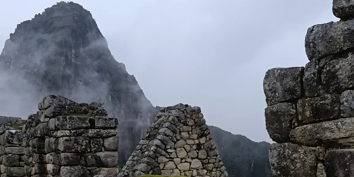 vista de la montaña huayna picchu en machupicchu