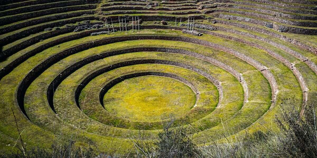 andenes incas de moray en ollantaytambo
