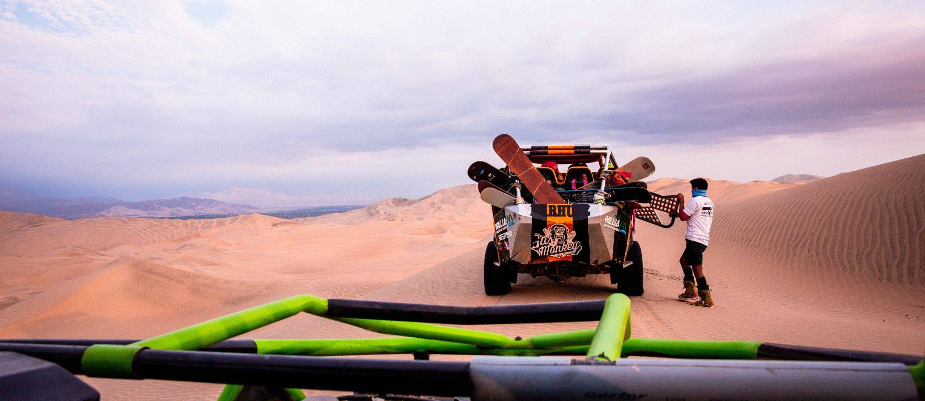 buggy en el oasis de huacachina