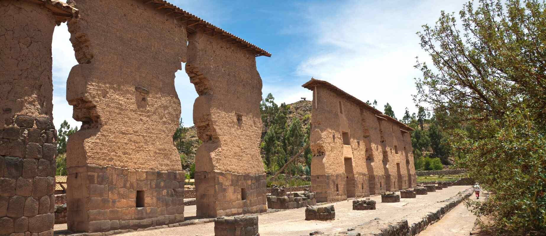 complejo arqueológico de raqchi en la ruta del sol