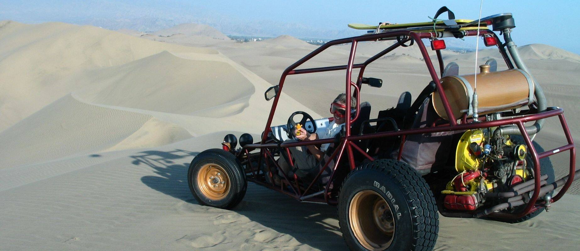 recorrido en buggy en el oasis de huacachina